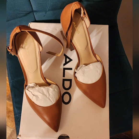 Aldo Brown Heels - Picture 1 of 6